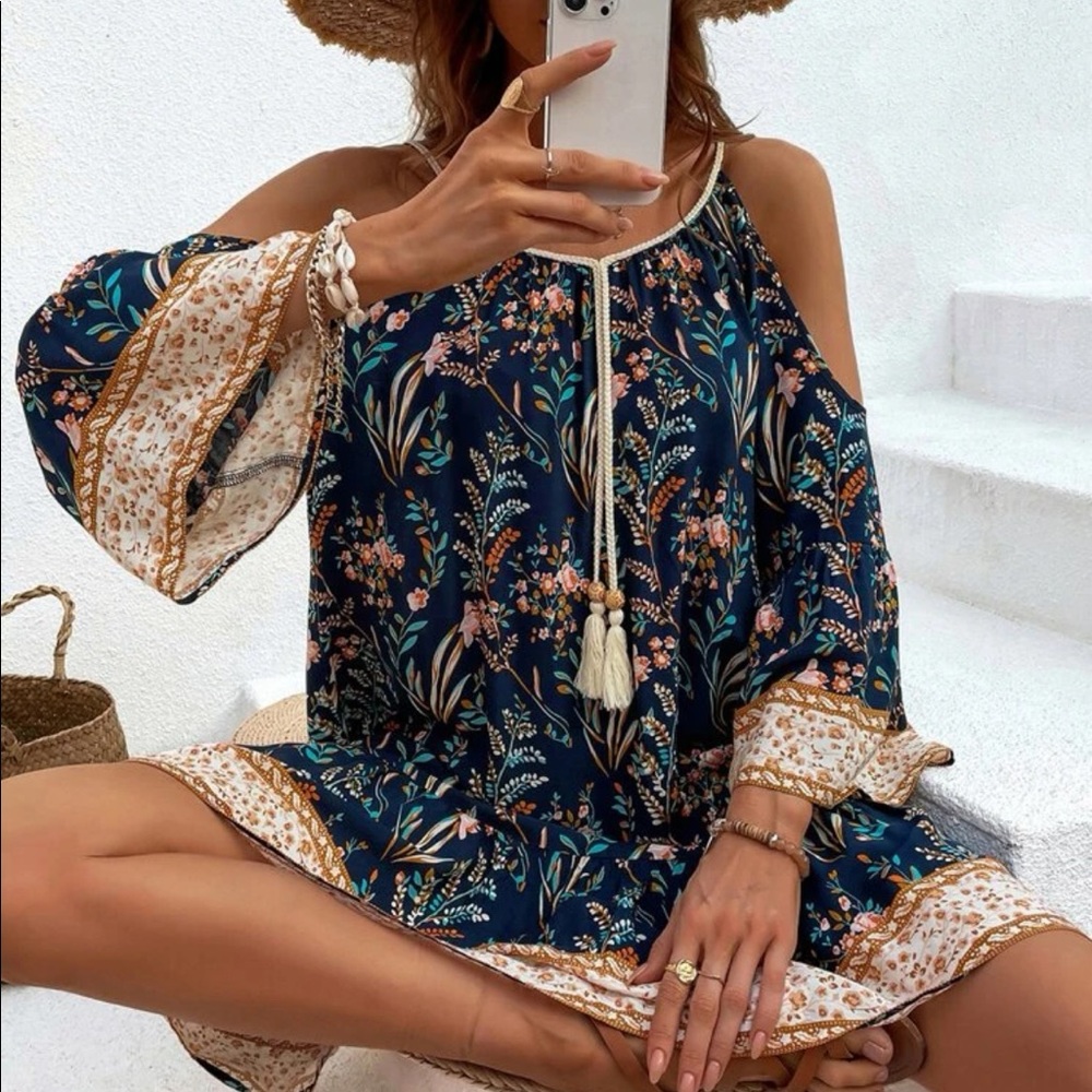 NWT Boho floral print cold shoulder dress - Picture 2 of 8